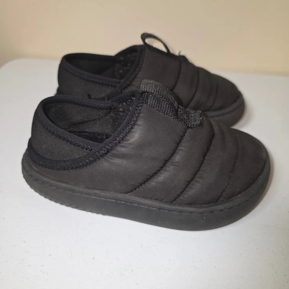 Crocs Kids Classic Neo Puff Lined Slipper Black Quilted Slip On Shoe Moc Size 11